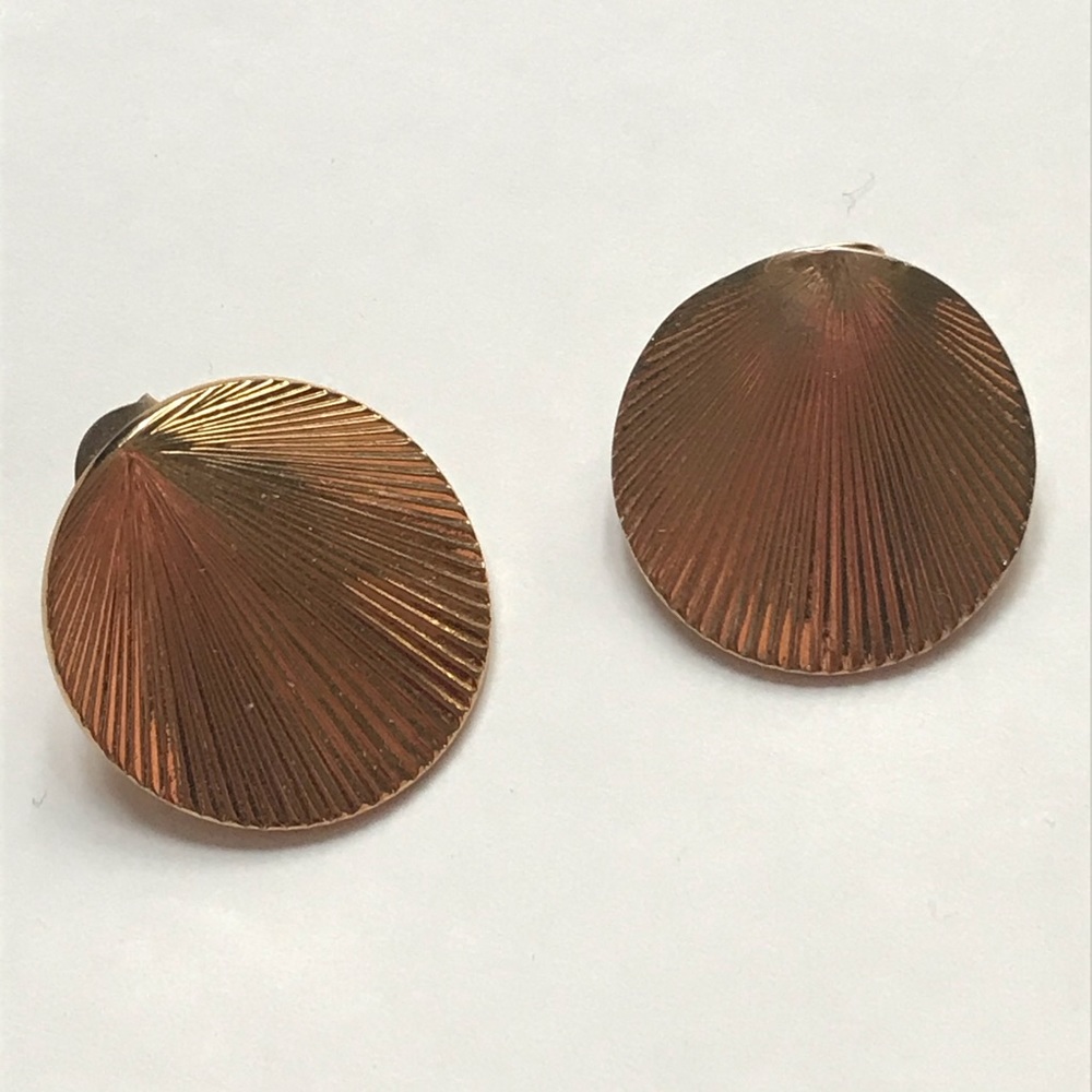 Gold earrings